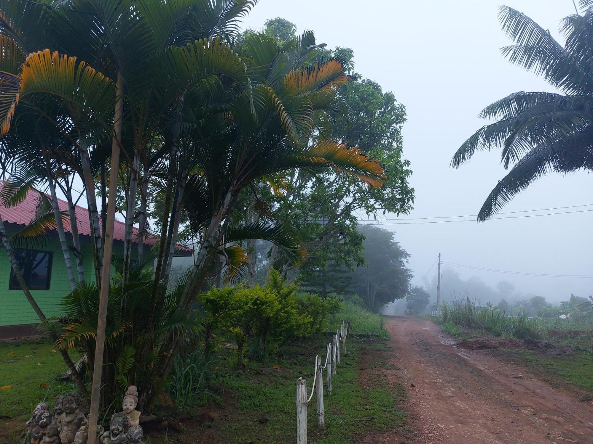 Phulomnum Resort Ban Thung Samo エクステリア 写真